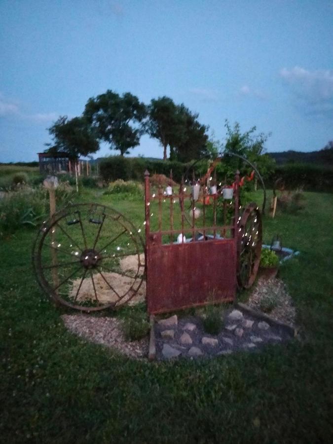 La Brousse Kacha Bed & Breakfast Malleret-Boussac Dış mekan fotoğraf